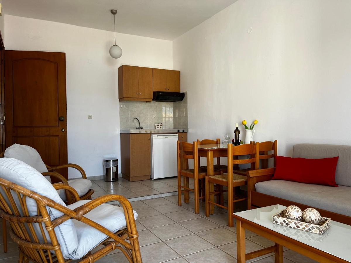 Michael Apartments Агия-Марина Экстерьер фото