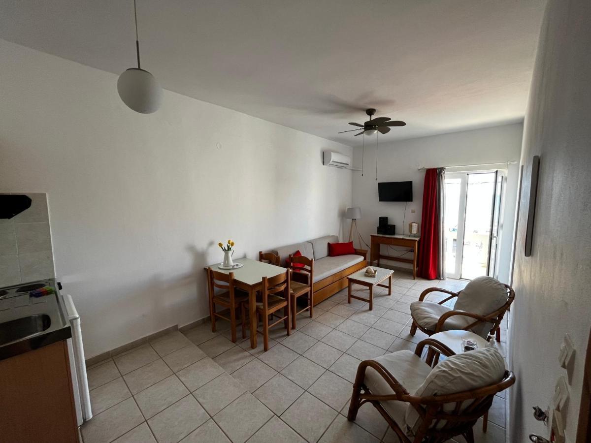 Michael Apartments Агия-Марина Экстерьер фото