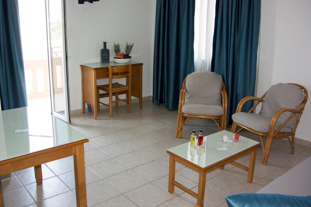 Michael Apartments Агия-Марина Экстерьер фото